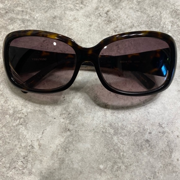 Vera Wang Accessories - Vera Wang Sunglasses 😎